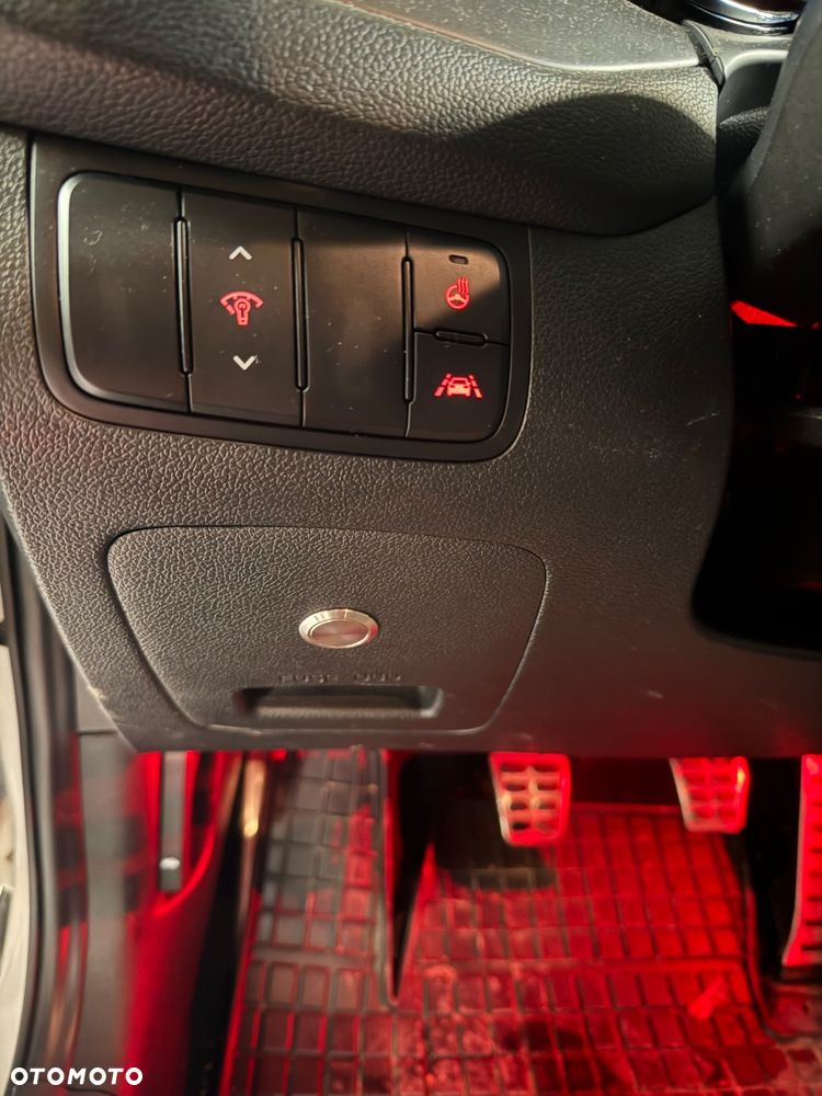 Kia Ceed Cee'd 1.6 T-GDI GT XL - 10