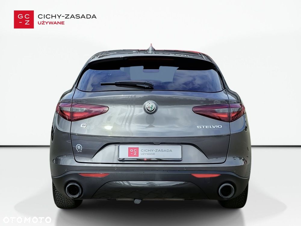 Alfa Romeo Stelvio 2.0 Turbo TI Q4 - 4