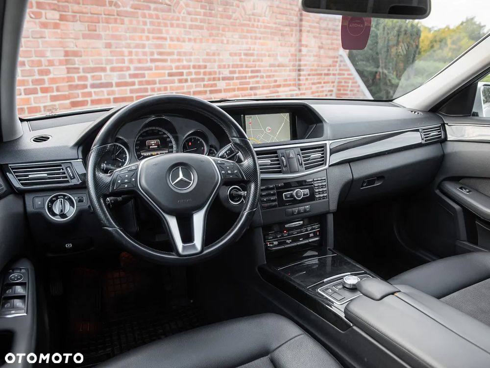 Mercedes-Benz Klasa E - 28