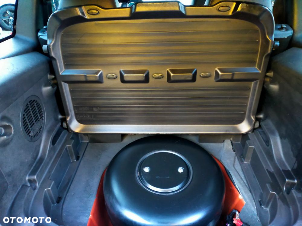 Chevrolet HHR 2.4 LT - 14