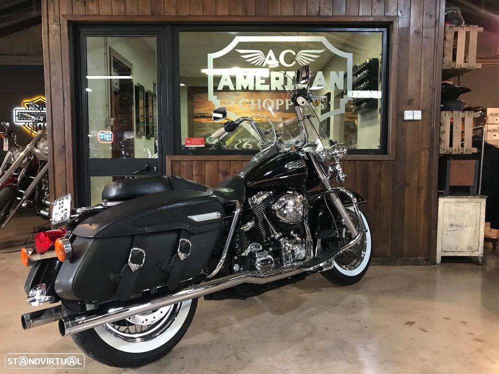 Harley-Davidson FLHRCI Road King Classic - 11