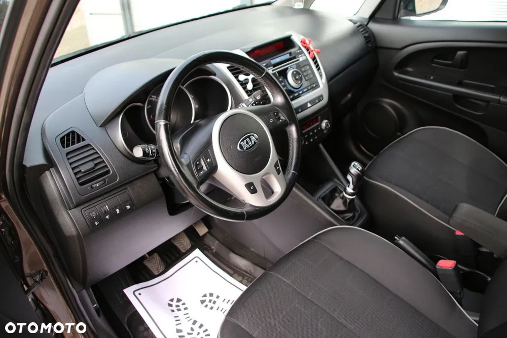 Kia Venga 1.4 CVVT Attract - 21