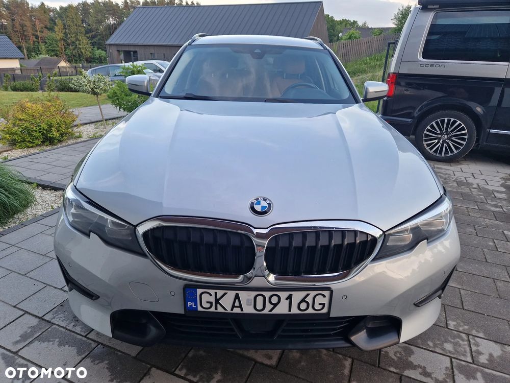 BMW Seria 3 330e xDrive - 5