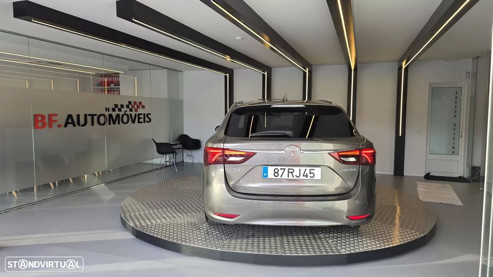Toyota Avensis Touring Sports 2.0 D-4D Exclusive+GPS - 15