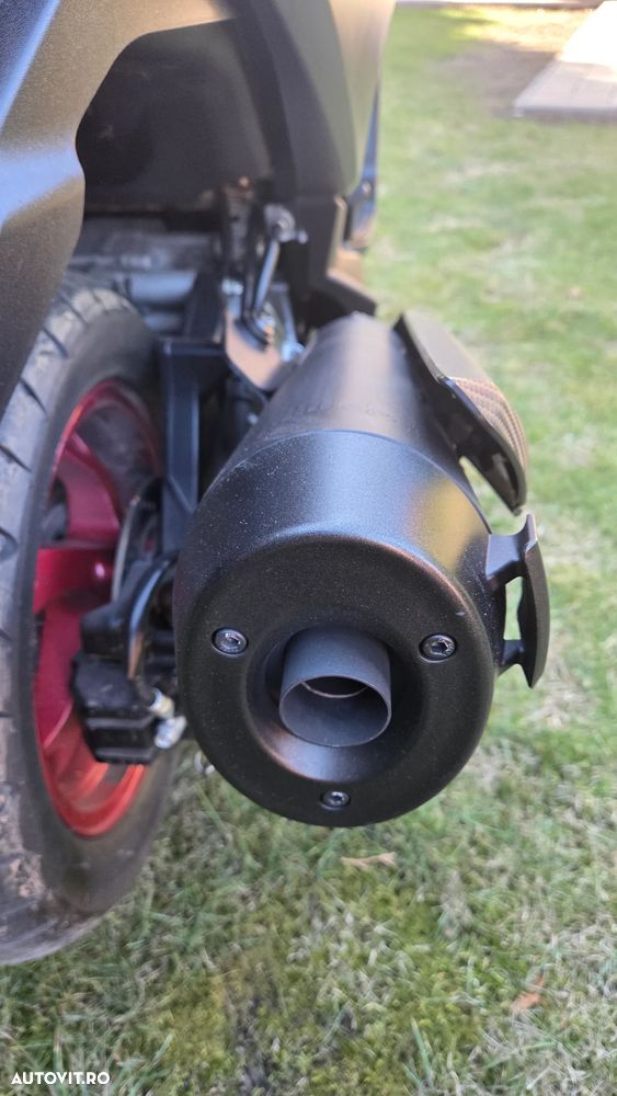 Suzuki AN 400 Burgman - 6