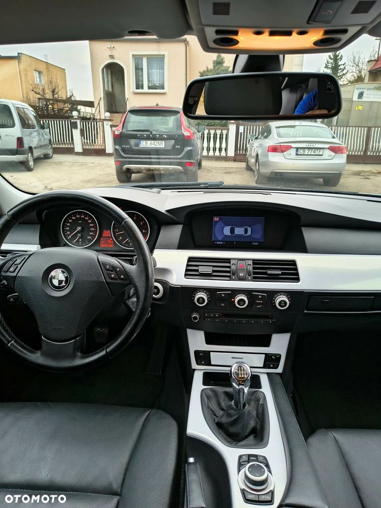 BMW Seria 5 523i Edition Exclusive - 23