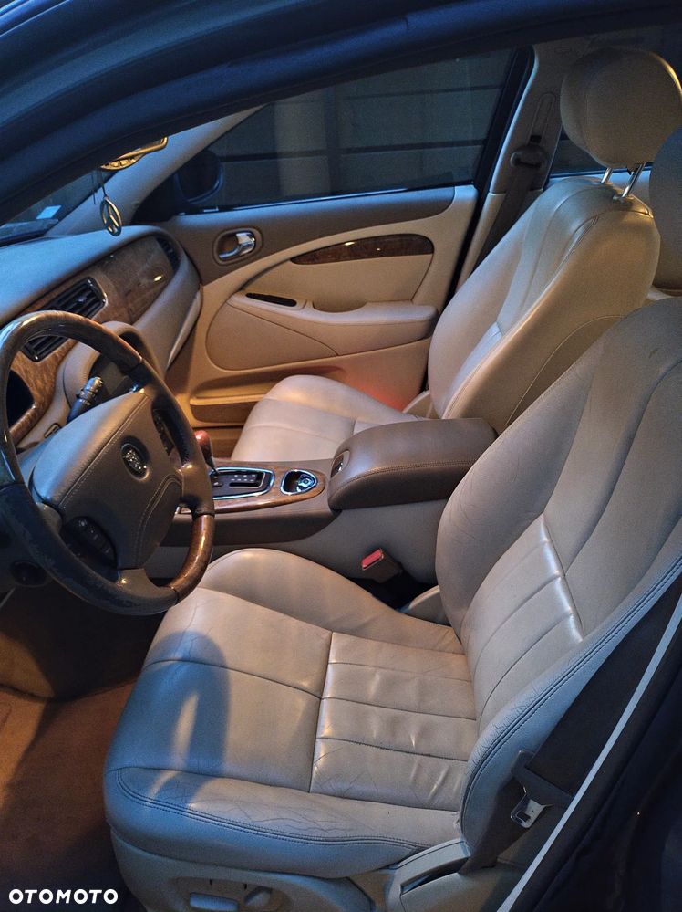 Jaguar S-Type 3.0 V6 Executive - 9