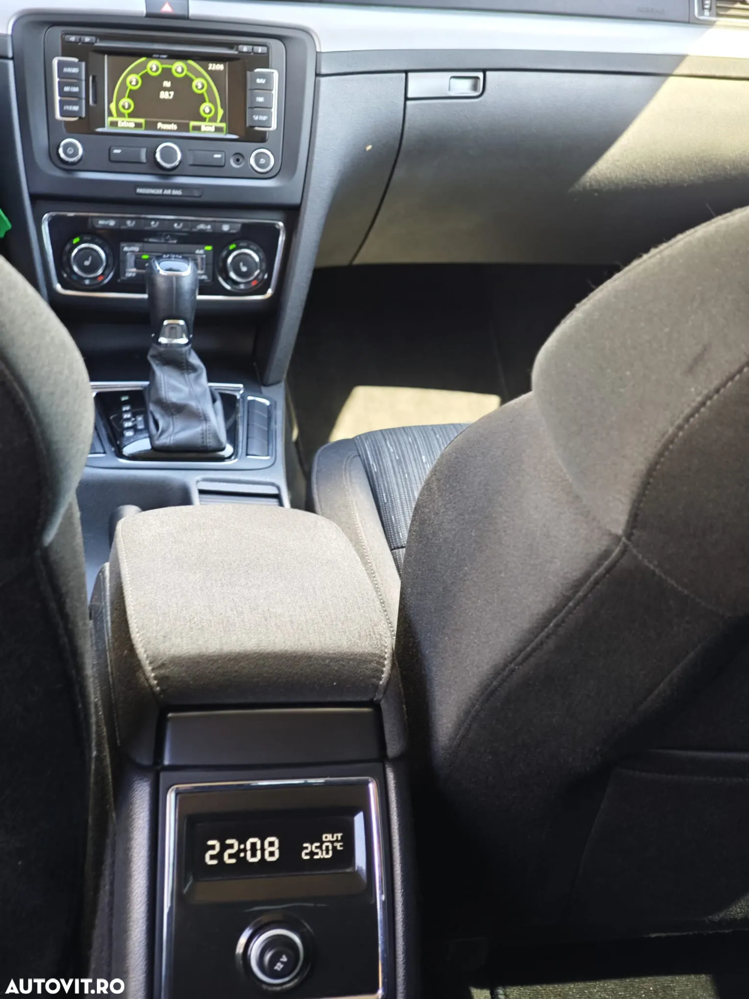 Skoda Superb 2.0 TDI DSG Elegance - 9