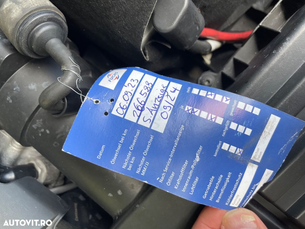 Volkswagen Passat 2.0 TDI DPF Sportline - 18