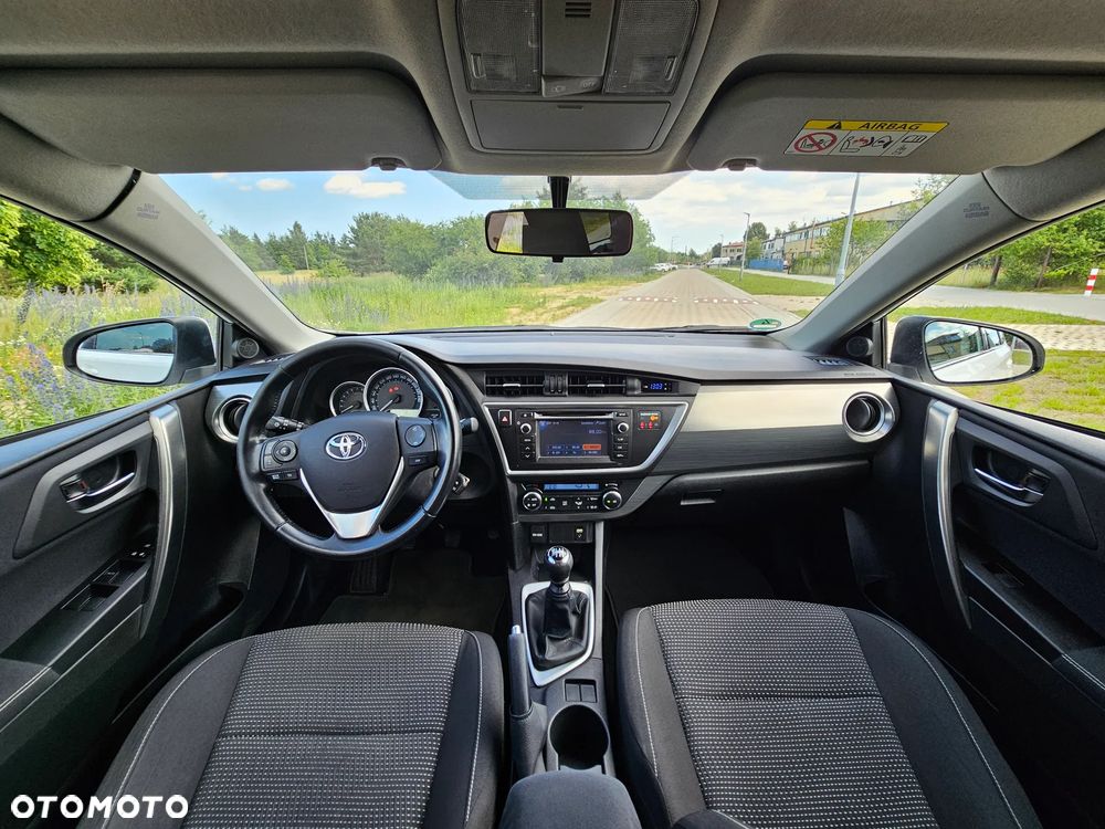 Toyota Auris 1.6 Executive - 29