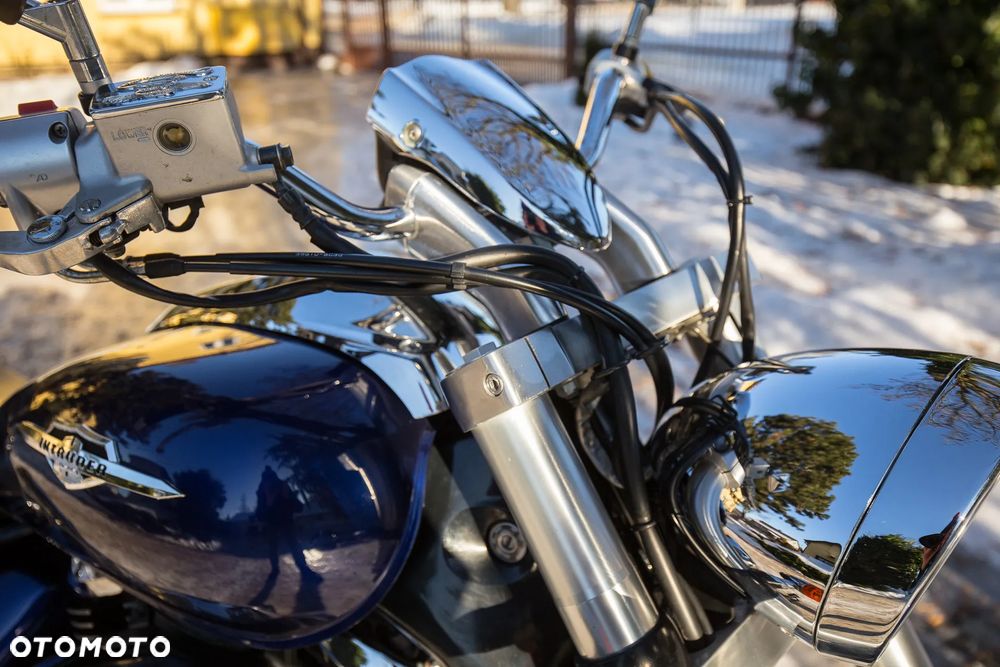 Suzuki Intruder - 31