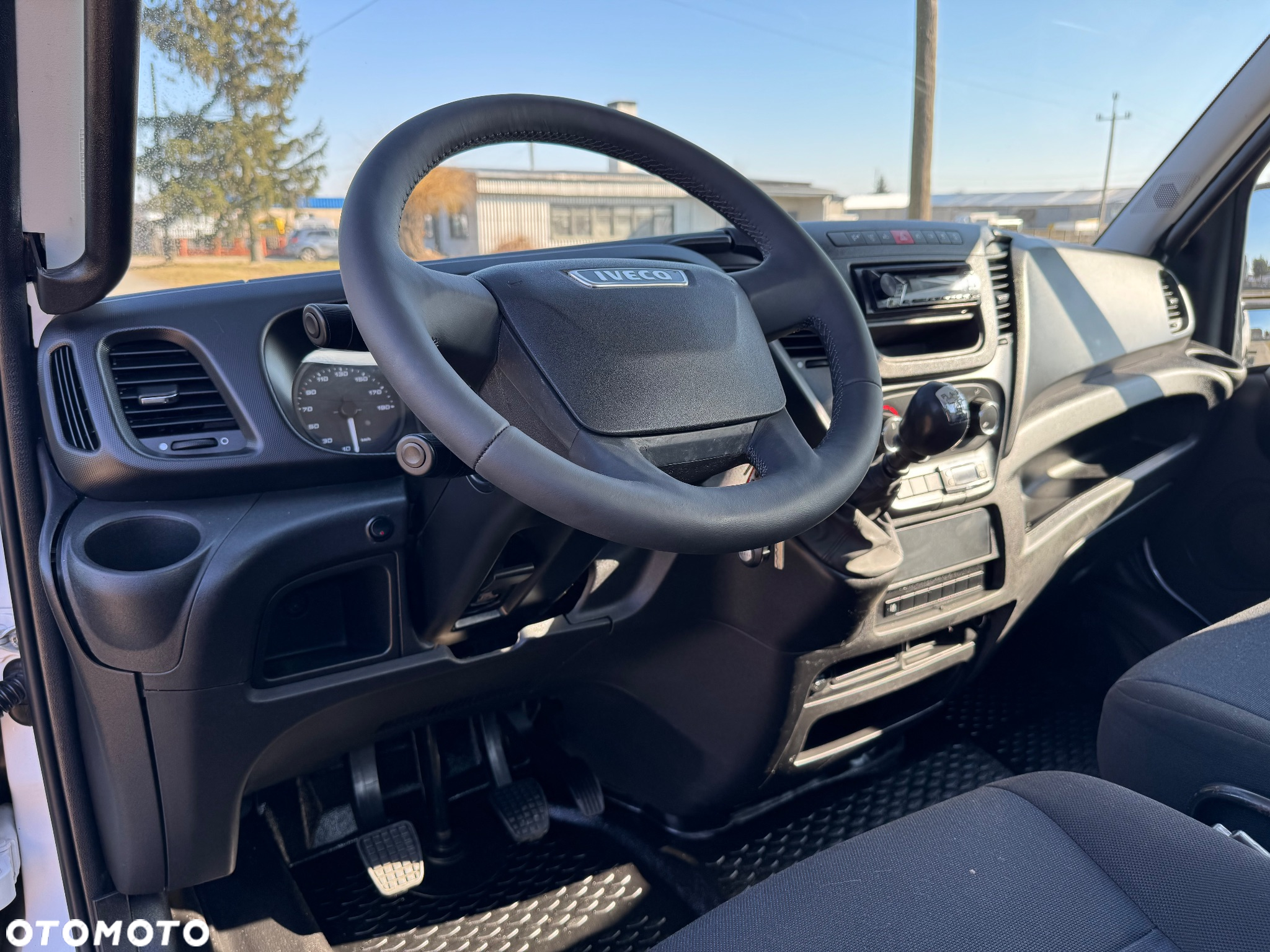 Iveco 60-150 * 3.0 / 150KM * Rama do zabudowy * Rozstaw osi: 3.7m * - 27