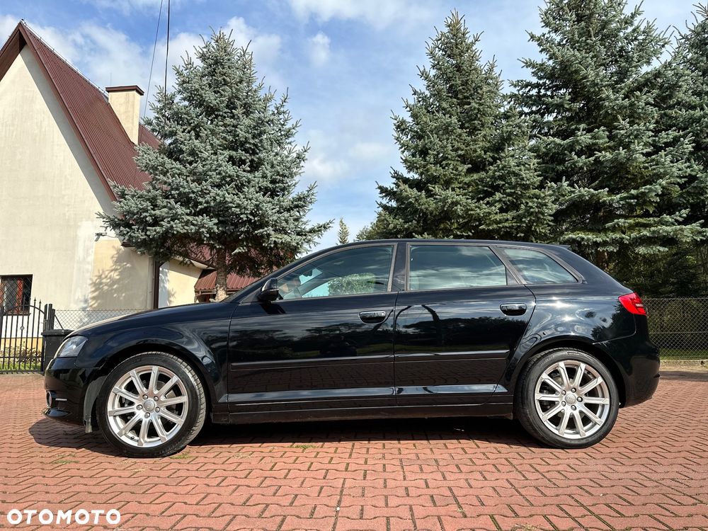 Audi A3 Sportback 1.6 TDI DPF Ambiente - 35