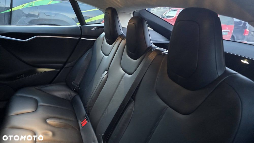Tesla Model S - 22