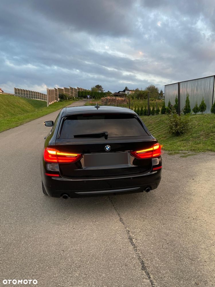 BMW Seria 5 520d xDrive - 6