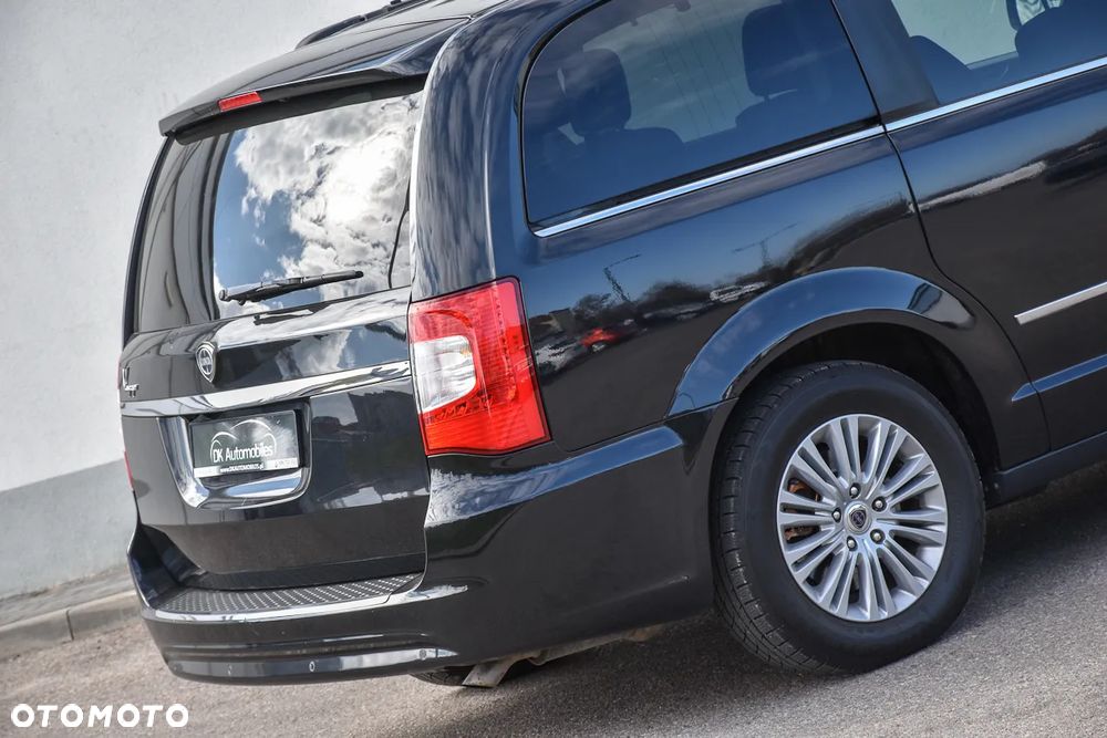 Lancia Voyager 2.8CRD Platinum - 12