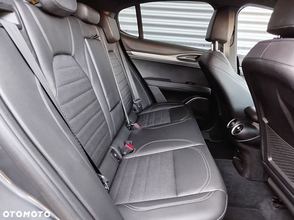 Alfa Romeo Stelvio 2.0 Turbo Sprint Q4 - 19