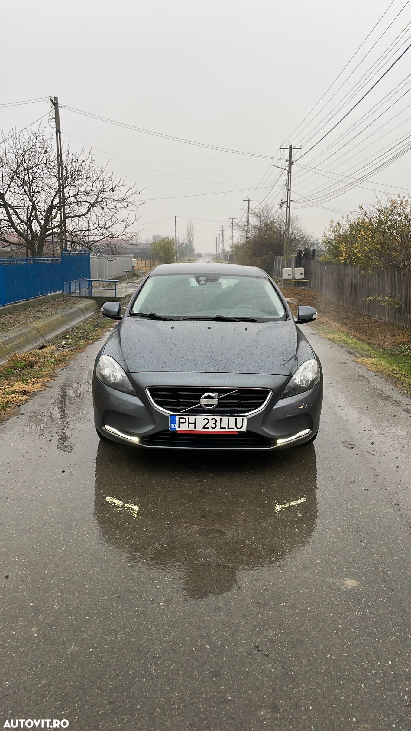 Volvo V40 D2 Momentum - 1