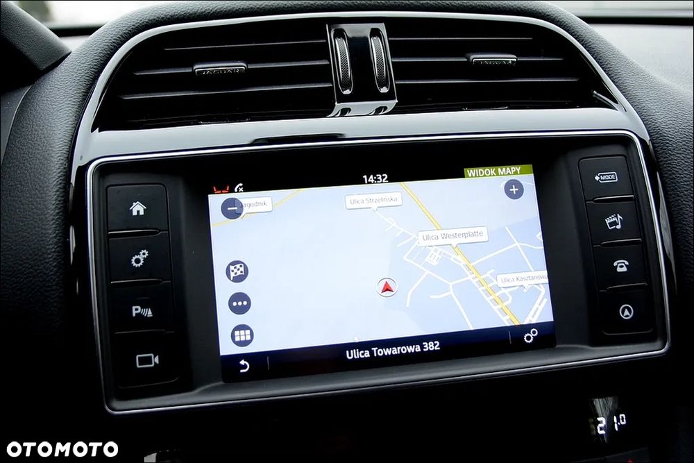 Jaguar F-Pace 2.0 i4D AWD Prestige - 32