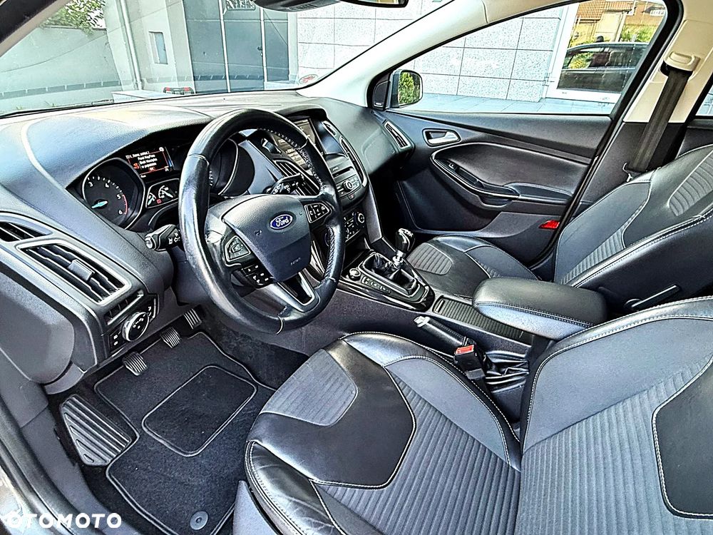 Ford Focus 2.0 EcoBlue ST-Line Business - 19