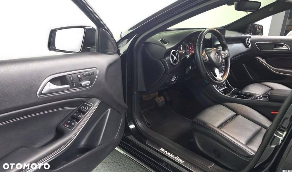 Mercedes-Benz Klasa A 200 7G-DCT Peak Edition - 11