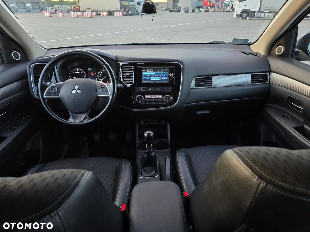 Mitsubishi Outlander 2.2 DID Intense + 4WD - 11