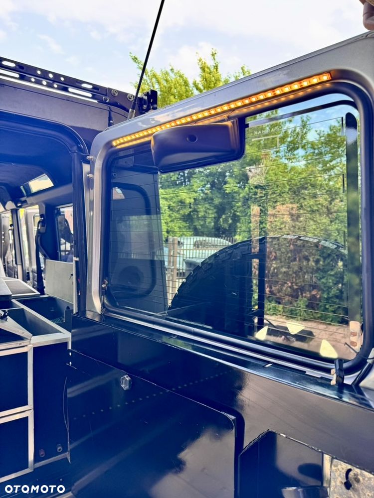 Land Rover Defender 2.5 TDI - 12