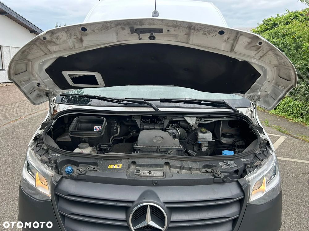 Mercedes-Benz Sprinter - 11