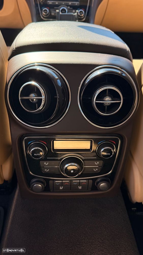 Jaguar XJ 3.0 D V6 LWB Premium Luxury - 18