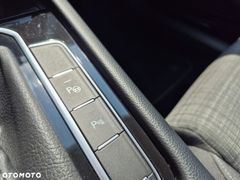 Volkswagen Passat 1.5 TSI EVO Business DSG - 16