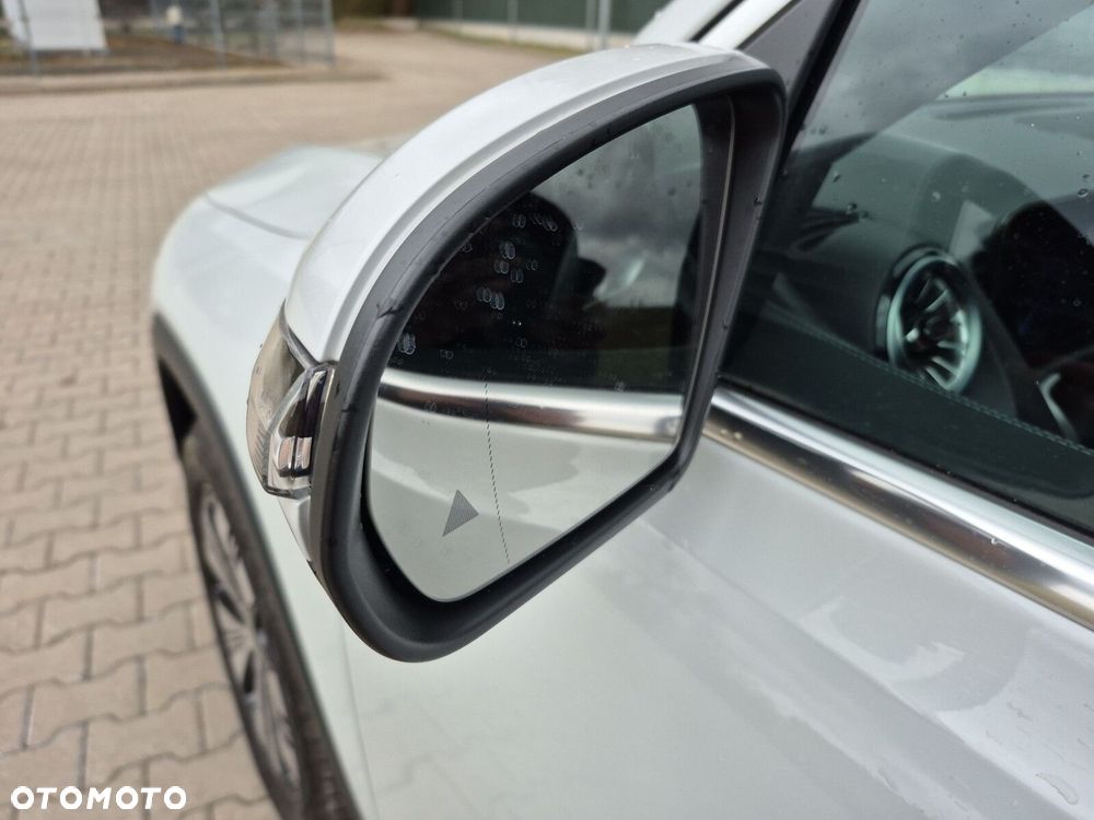 Mercedes-Benz EQB - 24