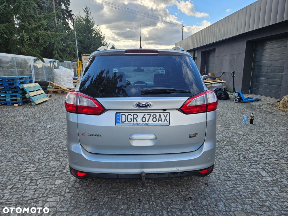 Ford Grand C-MAX - 12