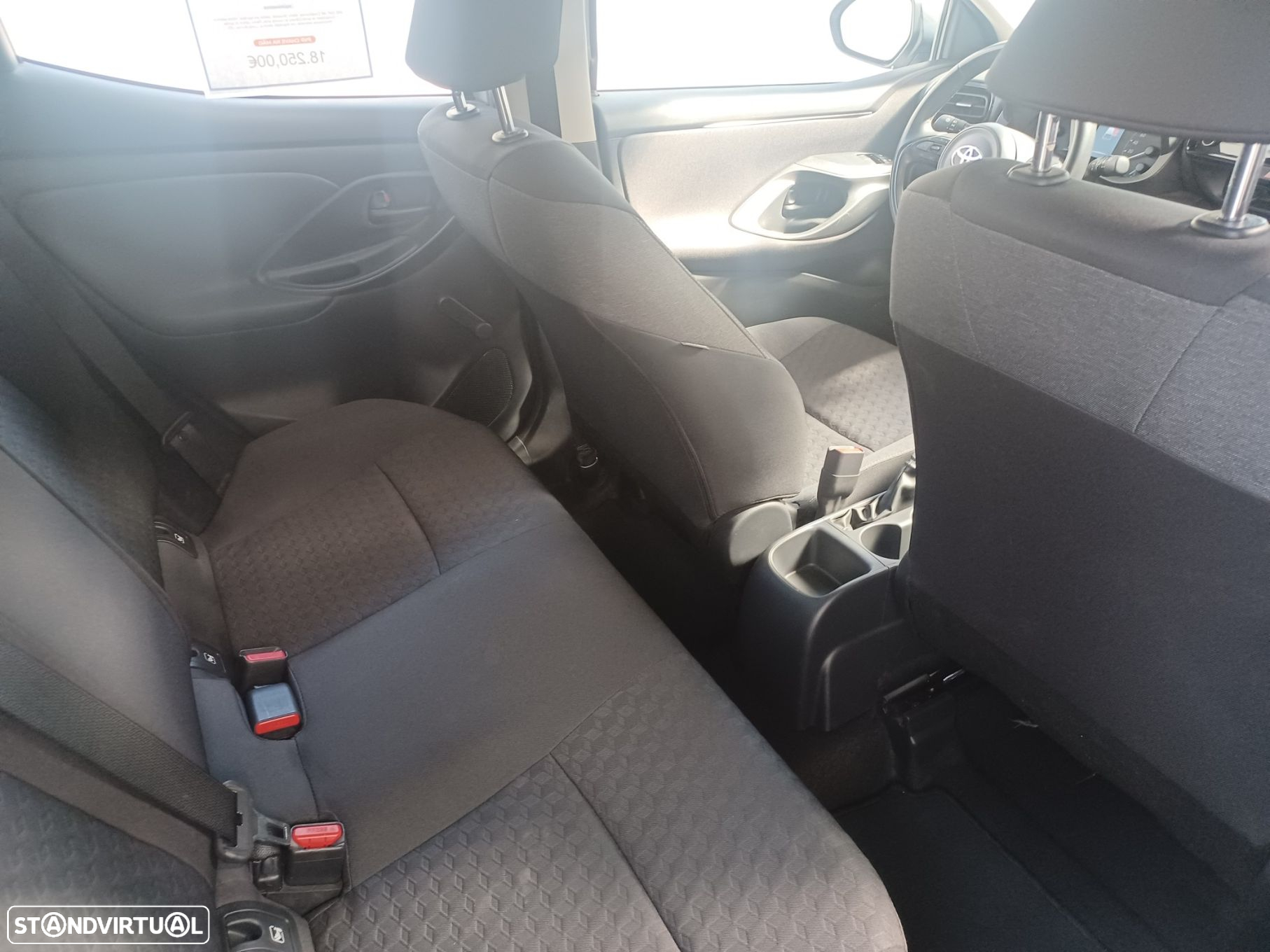 Toyota Yaris 1.0 VVT-i Comfort - 10