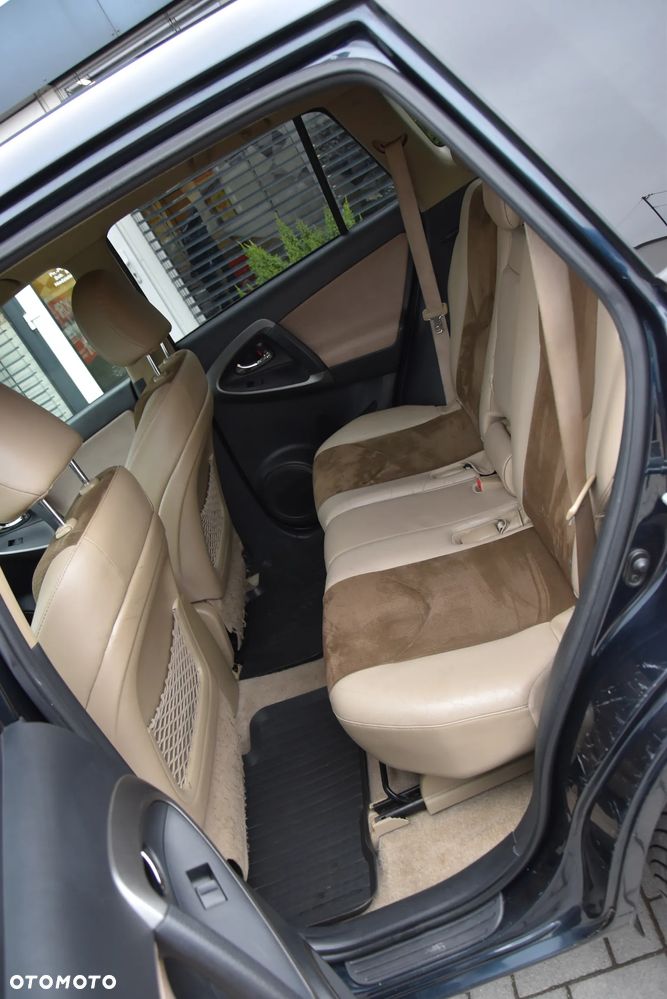 Toyota RAV4 2.0 VVT-i Premium - 20