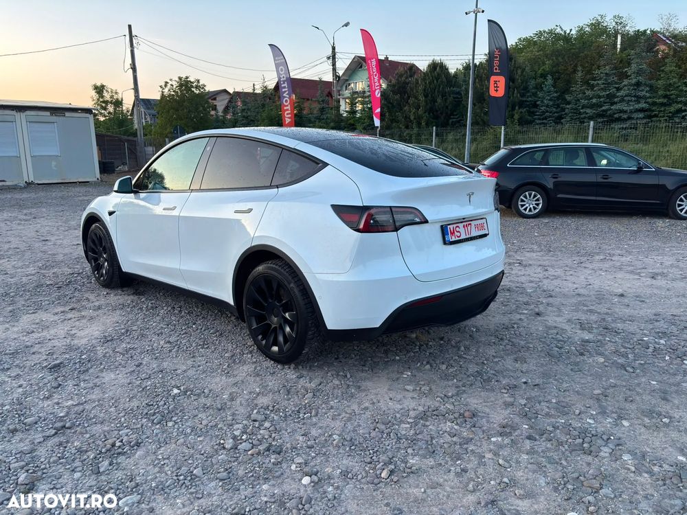 Tesla Model Y Long Range Dual Motor AWD - 5