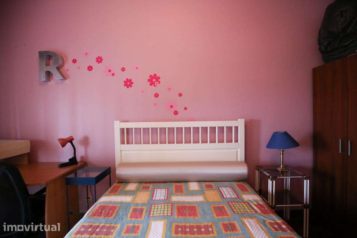 Quarto - localizado em Almada Lisbon - Grande imagem: 2/24