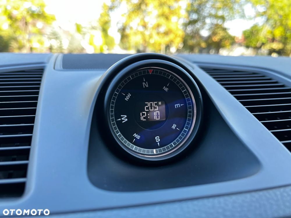 Porsche Cayenne - 30