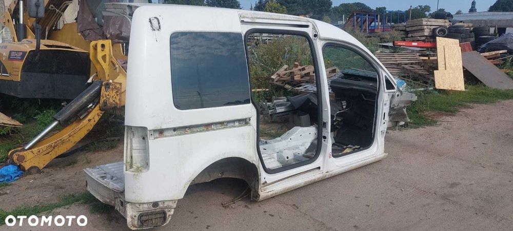 ćwiartka bok podłużnica prawa próg błotnik tył prawy vw caddy iii lb9a