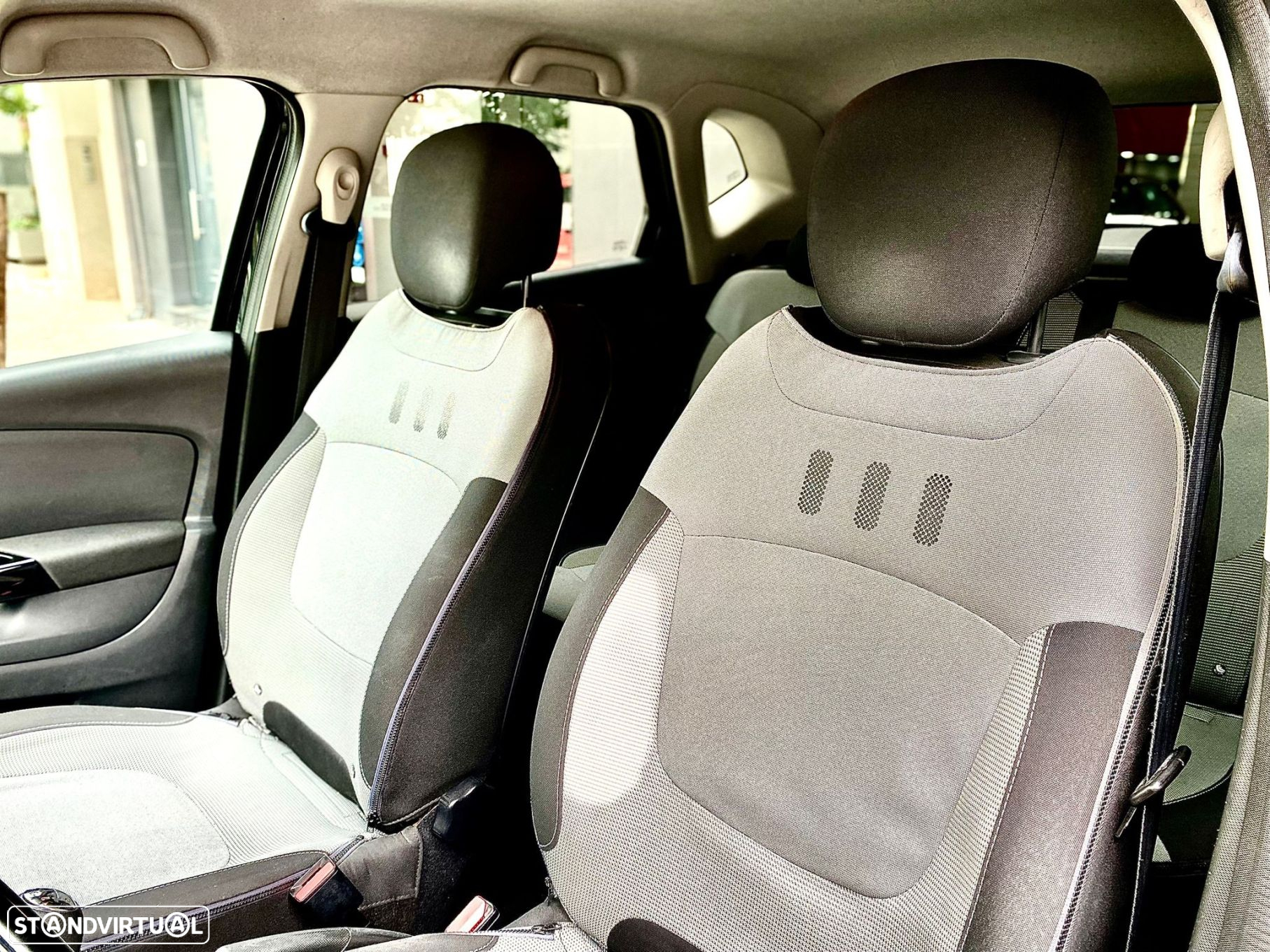 Renault Captur 1.5 dCi Exclusive - 16