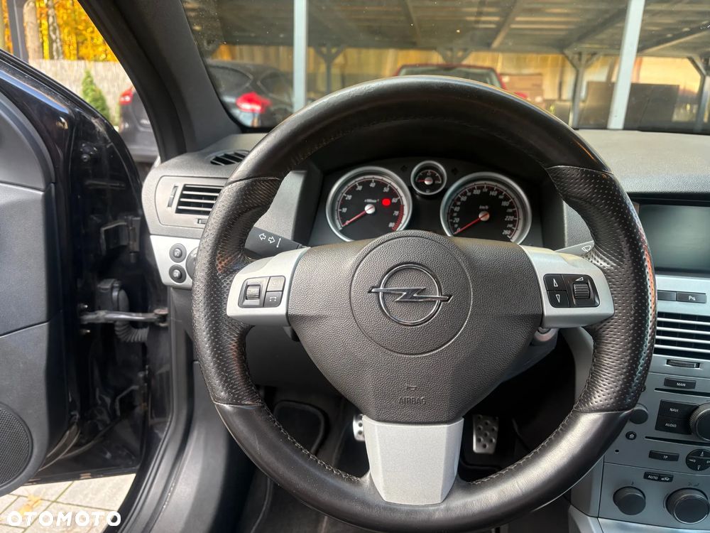 Opel Astra III GTC 1.6 T Cosmo - 8