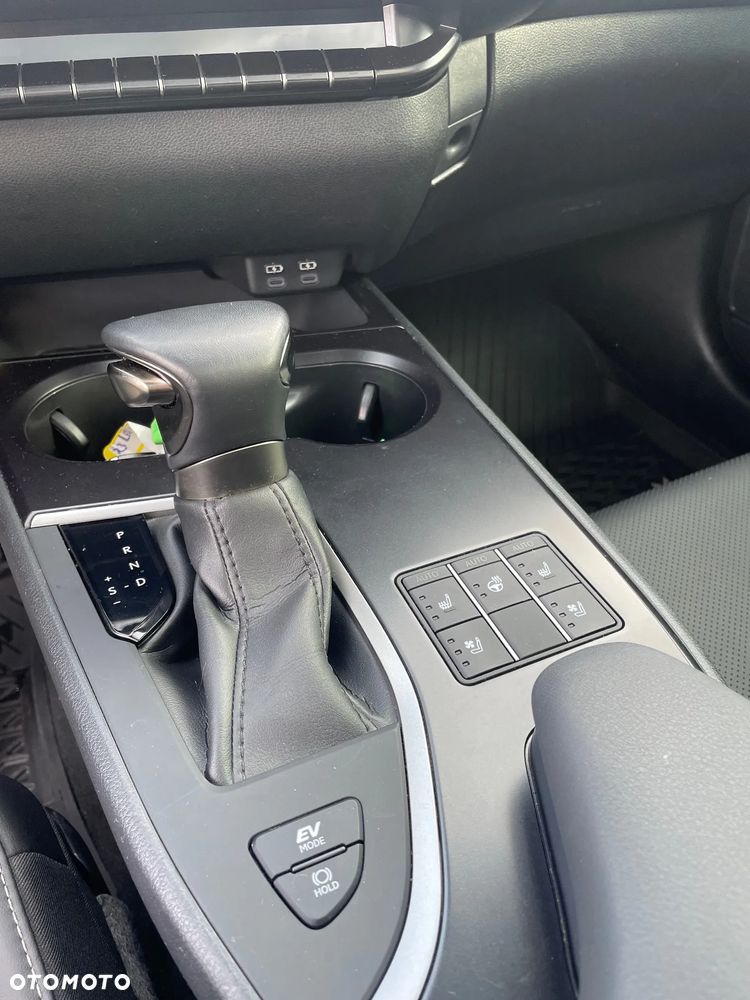 Lexus UX 250h (E-FOUR) Executive Line - 8