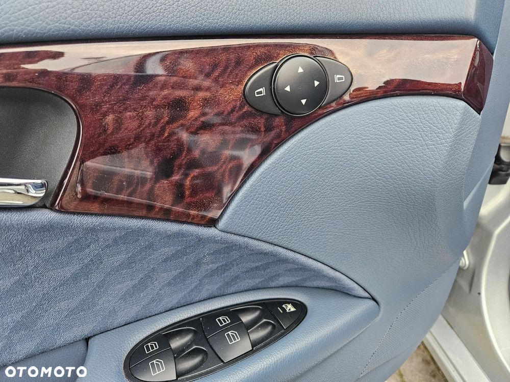 Mercedes-Benz Klasa E 200 Kompressor Automatik Classic - 33