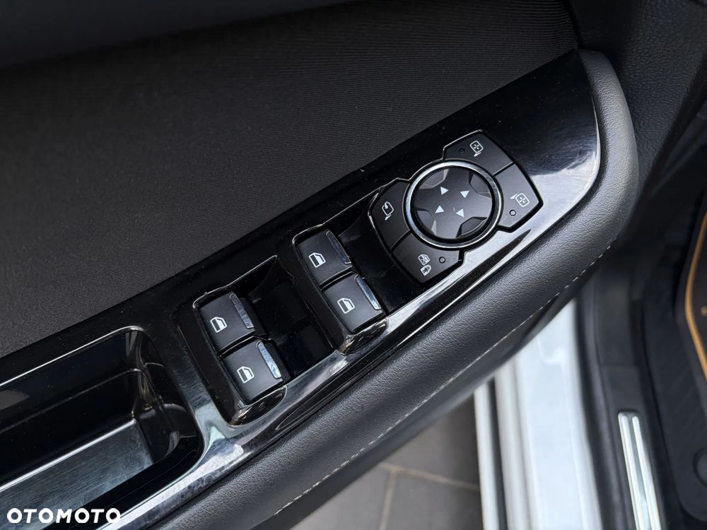 Ford S-Max 2.0 EcoBlue Titanium - 31