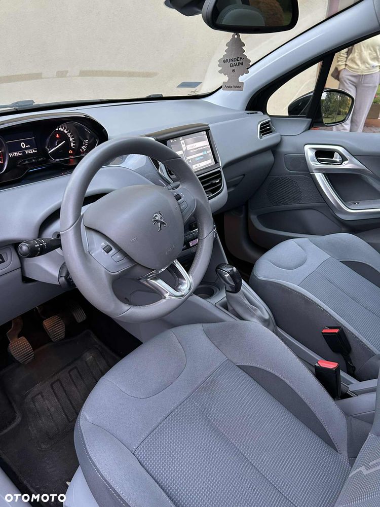 Peugeot 208 - 3