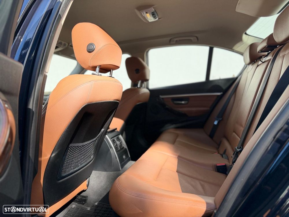BMW 330 e iPerformance Line Luxury - 10