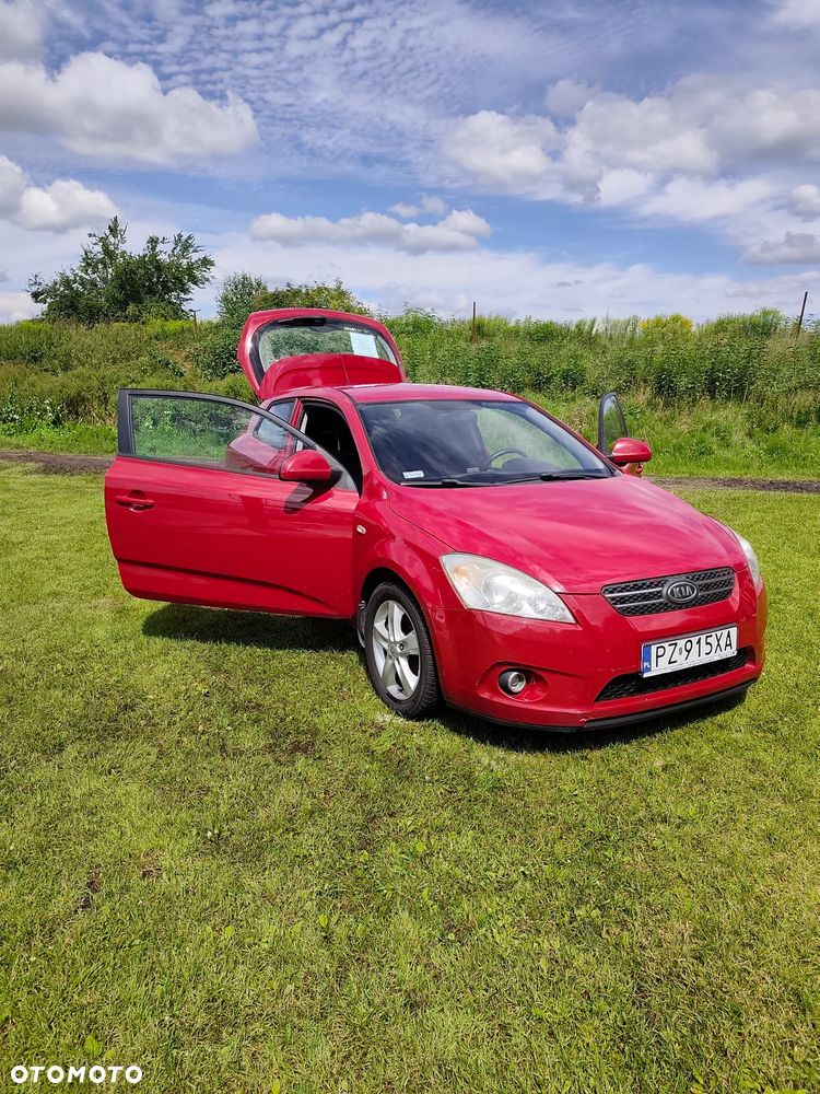 Kia Ceed - 8