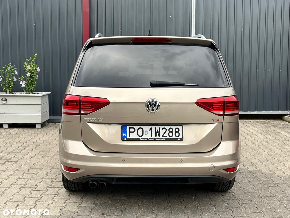 Volkswagen Touran - 12