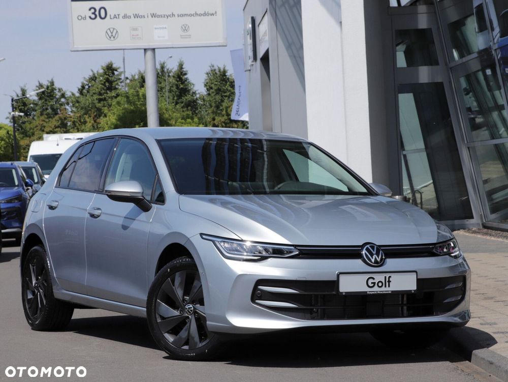 Volkswagen Golf - 8