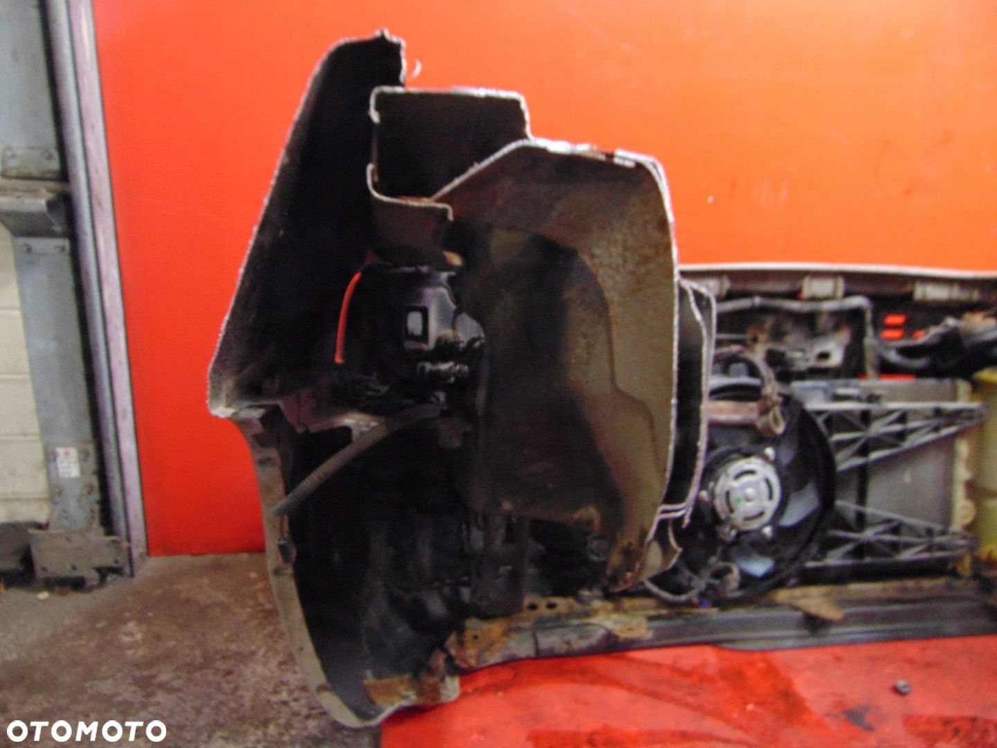 FIAT PUNTO II 1.2 5D 99- PAS PRZEDNI ZDERZAK LAMPY CHŁODNICA WENTYLATOR 647 - 10