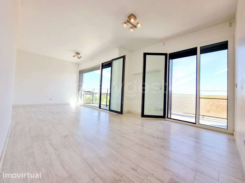 Apartamento T2 com varandas, garagem e arrecadação Parque das Naçõe... - Grande imagem: 2/28